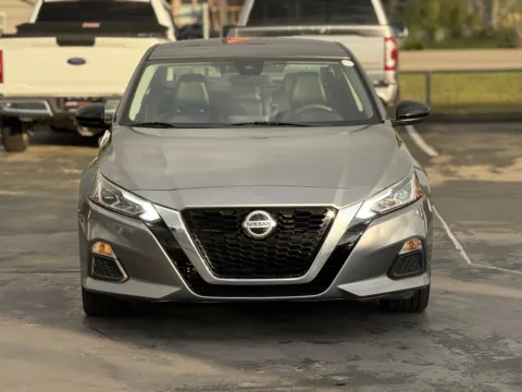 More photos of 2022 Nissan Altima 2.5 SR at Auto Boutique Texas, TX
