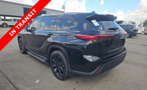 More photos of 2022 Toyota Highlander LE at Auto Boutique Texas, TX