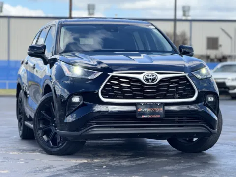 Photos of 2022 Toyota Highlander LE for sale in Alvin, TX at Auto Boutique Texas