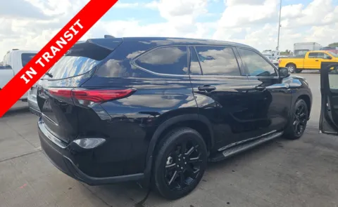 More photos of 2022 Toyota Highlander LE at Auto Boutique Texas, TX