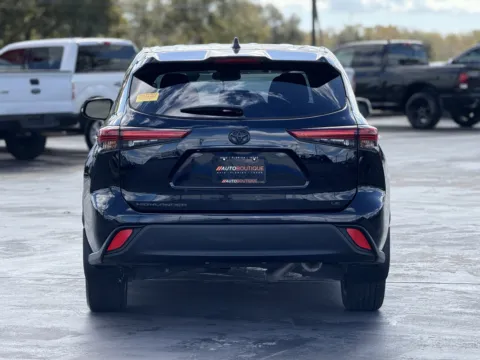 More photos of 2022 Toyota Highlander LE at Auto Boutique Texas, TX