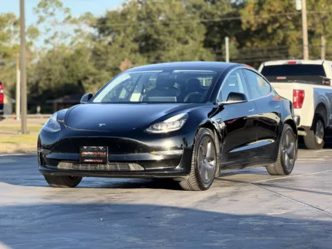 Another view of 2019 Tesla Model 3 Standard Range Plus for sale in Alvin, TX at Auto Boutique Texas