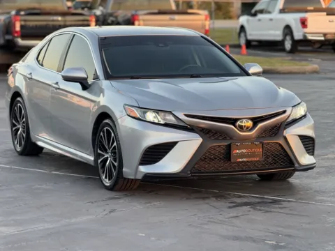 Photos of 2019 Toyota Camry SE for sale in Alvin, TX at Auto Boutique Texas