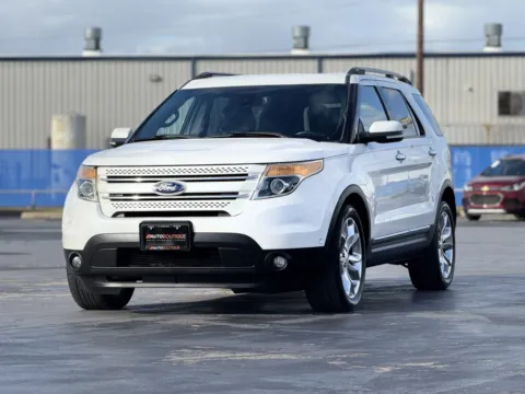 Another view of 2015 Ford Explorer Limited for sale in Alvin, TX at Auto Boutique Texas