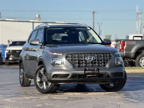 Photos of 2023 Hyundai Venue SEL for sale in Alvin, TX at Auto Boutique Texas