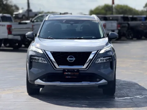 More photos of 2022 Nissan Rogue Platinum at Auto Boutique Texas, TX