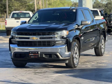 Another view of 2020 Chevrolet Silverado 1500 LT for sale in Alvin, TX at Auto Boutique Texas