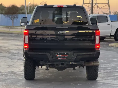 More photos of 2022 Ford Super Duty F-250 SRW LARIAT at Auto Boutique Texas, TX