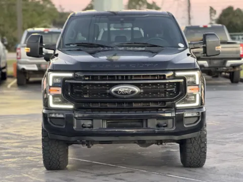 More photos of 2022 Ford Super Duty F-250 SRW LARIAT at Auto Boutique Texas, TX