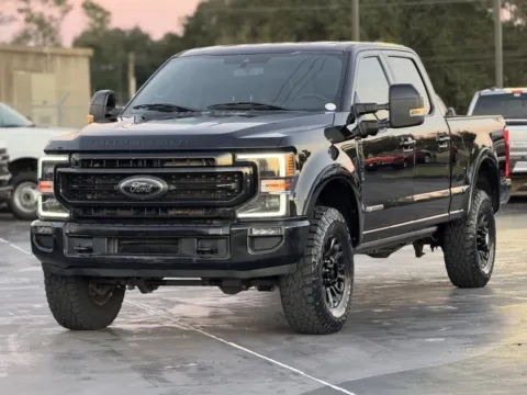 Another view of 2022 Ford Super Duty F-250 SRW LARIAT for sale in Alvin, TX at Auto Boutique Texas