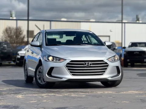 Photos of 2017 Hyundai Elantra SE for sale in Alvin, TX at Auto Boutique Texas