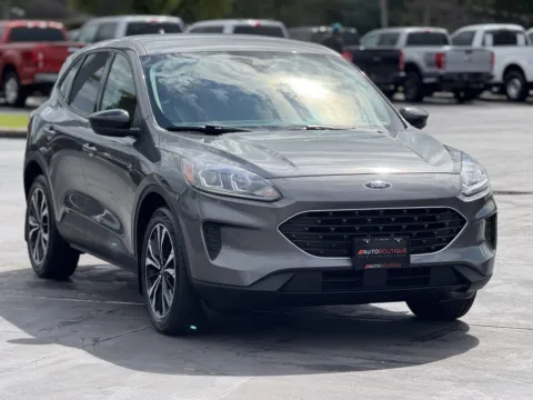 Photos of 2022 Ford Escape SE Hybrid for sale in Alvin, TX at Auto Boutique Texas