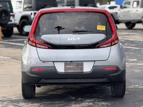 More photos of 2022 Kia Soul LX at Auto Boutique Texas, TX