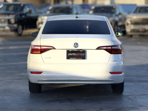 More photos of 2019 Volkswagen Jetta SE at Auto Boutique Texas, TX