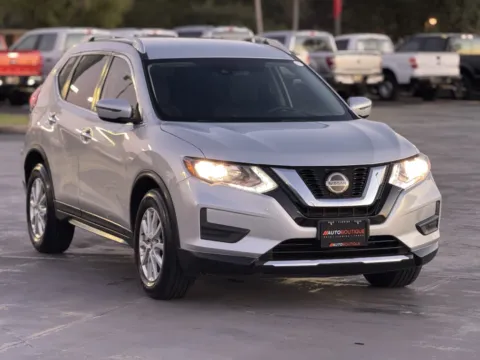 Photos of 2020 Nissan Rogue SV for sale in Alvin, TX at Auto Boutique Texas