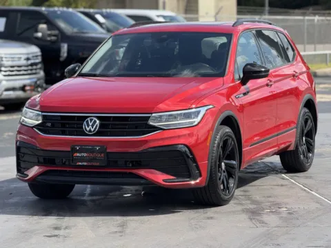 More photos of 2024 Volkswagen Tiguan SE R-Line Black at Auto Boutique Texas, TX