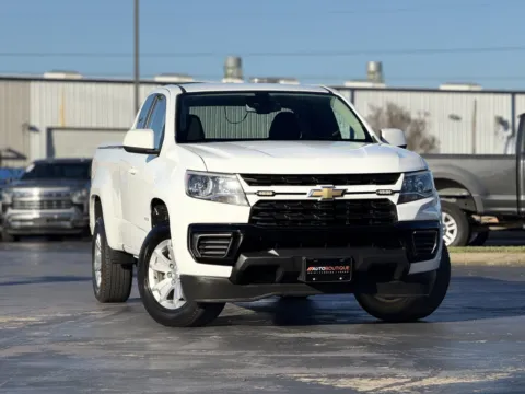 Photos of 2022 Chevrolet Colorado 2WD LT for sale in Alvin, TX at Auto Boutique Texas