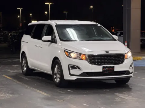 White 2021 Kia Sedona LX for sale in Alvin, TX