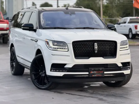 Photos of 2020 LINCOLN NAVIGATOR Reserve for sale in Alvin, TX at Auto Boutique Texas