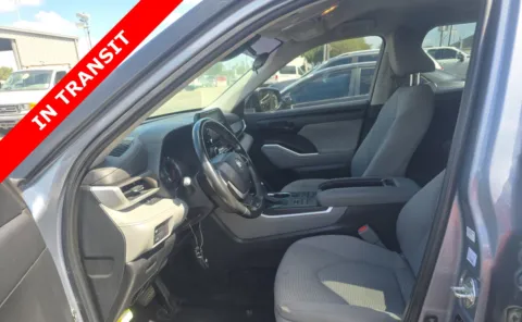 More photos of 2022 Toyota Highlander LE at Auto Boutique Texas, TX