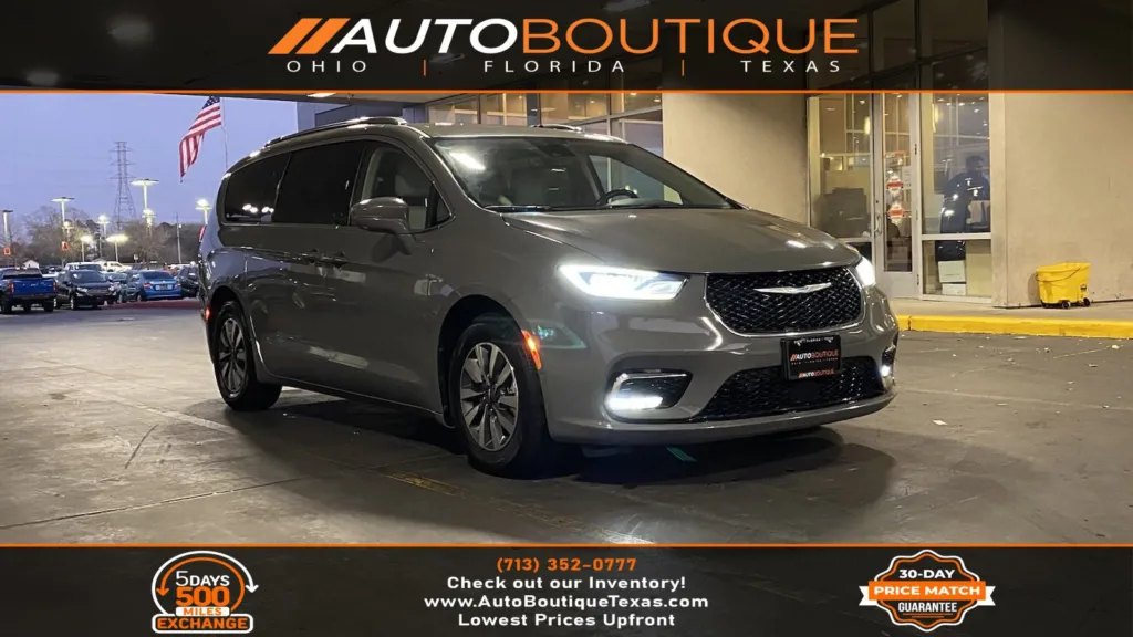 2021 Chrysler Pacifica Hybrid Touring L for sale in Alvin, TX