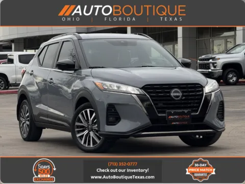Gray 2024 Nissan Kicks SR for sale in Alvin, TX