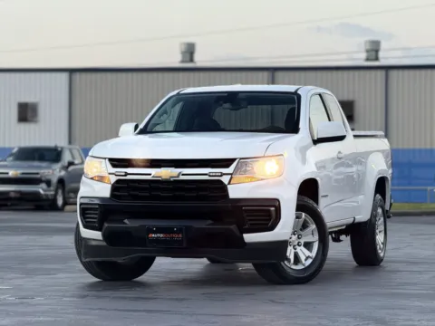 Photos of 2022 Chevrolet Colorado 2WD LT for sale in Alvin, TX at Auto Boutique Texas