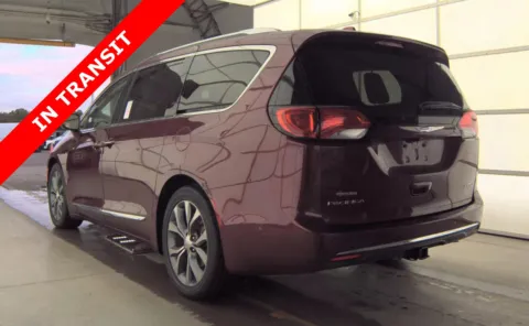 More photos of 2018 Chrysler Pacifica Limited at Auto Boutique Texas, TX