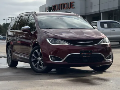 Photos of 2018 Chrysler Pacifica Limited for sale in Alvin, TX at Auto Boutique Texas