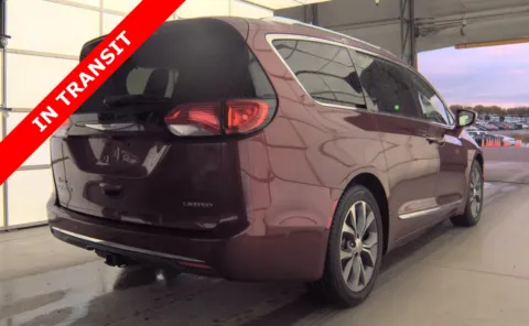 More photos of 2018 Chrysler Pacifica Limited at Auto Boutique Texas, TX