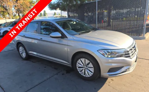 Gray 2019 Volkswagen Jetta SE for sale in Alvin, TX