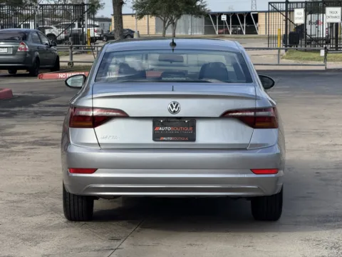 More photos of 2019 Volkswagen Jetta SE at Auto Boutique Texas, TX