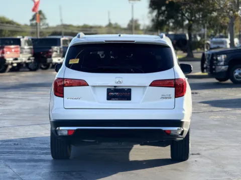 More photos of 2017 Honda Pilot Elite at Auto Boutique Texas, TX