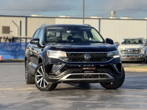 Another view of 2024 Volkswagen Taos SE for sale in Alvin, TX at Auto Boutique Texas
