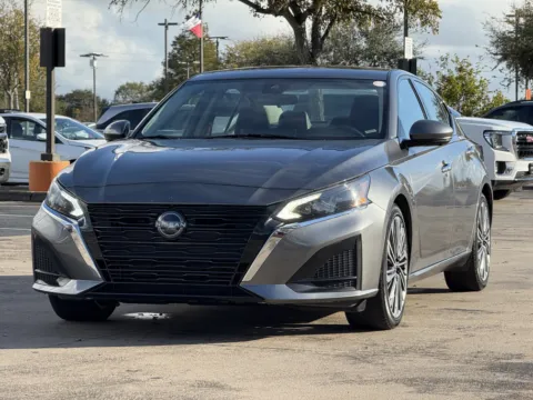 Another view of 2023 Nissan Altima 2.5 SL for sale in Alvin, TX at Auto Boutique Texas