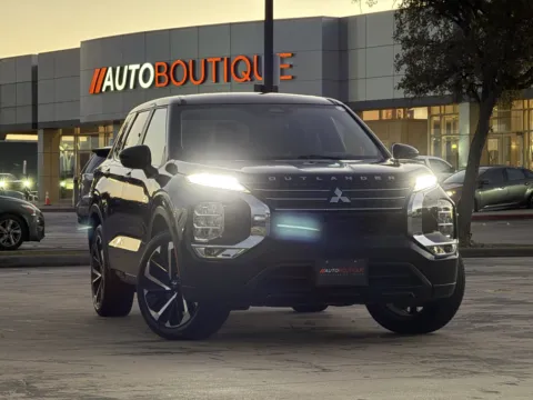 Photos of 2022 Mitsubishi Outlander ES for sale in Alvin, TX at Auto Boutique Texas