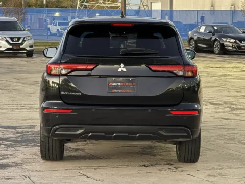 More photos of 2022 Mitsubishi Outlander ES at Auto Boutique Texas, TX