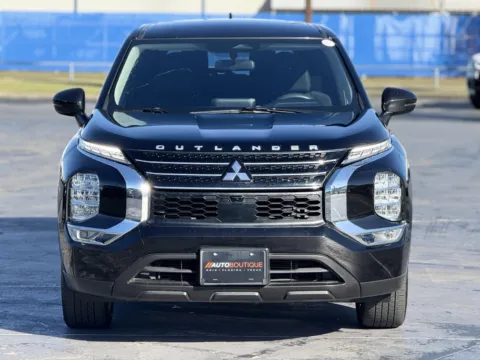 More photos of 2022 Mitsubishi Outlander ES at Auto Boutique Texas, TX