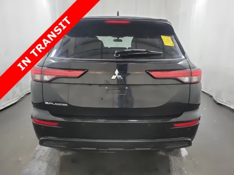 More photos of 2022 Mitsubishi Outlander ES at Auto Boutique Texas, TX