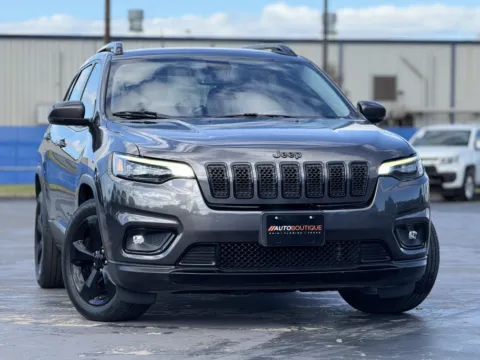 Photos of 2019 Jeep Cherokee Altitude for sale in Alvin, TX at Auto Boutique Texas