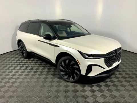More photos of 2026 Lincoln Nautilus Reserve at Don Wood Ford Lincoln, OH