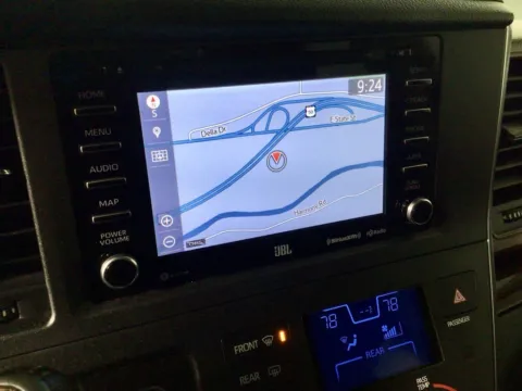 More photos of 2018 Toyota Sienna XLE at Don Wood Ford Lincoln, OH