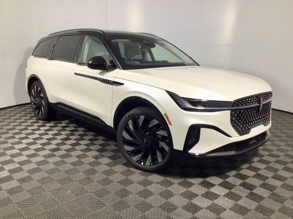 White 2026 Lincoln Nautilus Reserve for sale in Athens, OH
