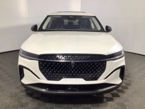 More photos of 2026 Lincoln Nautilus Premiere at Don Wood Ford Lincoln, OH