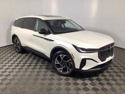 More photos of 2026 Lincoln Nautilus Premiere at Don Wood Ford Lincoln, OH