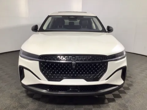 More photos of 2026 Lincoln Nautilus Premiere at Don Wood Ford Lincoln, OH