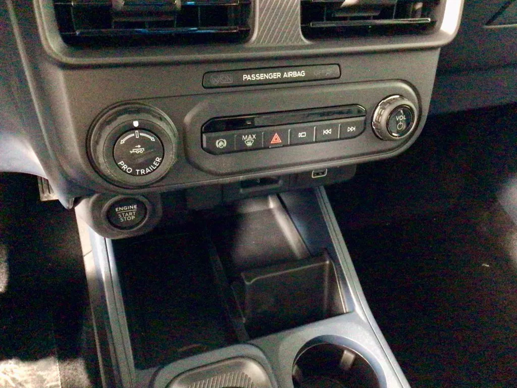 Ford Maverick photo 28