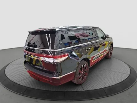 More photos of 2024 Lincoln Navigator Reserve at Don Wood Ford Lincoln, OH