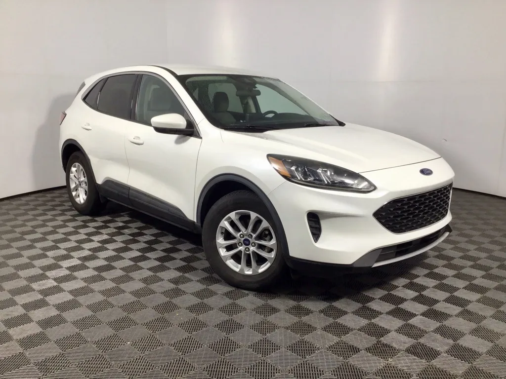 White 2020 Ford Escape SE for sale in Athens, OH