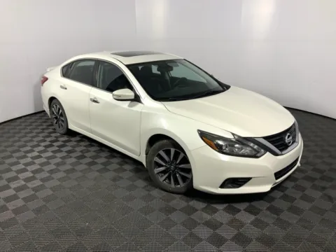 More photos of 2017 Nissan Altima 2.5 SL at Don Wood Ford Lincoln, OH